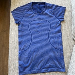Lululemon / Swiftly Tech Short-Sleeve Shirt / Size 8